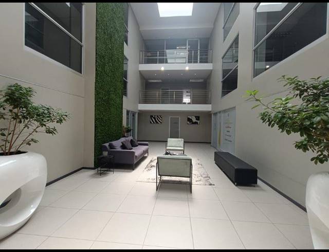 BUSINESS PROPERTY TO RENT IN CRESTA